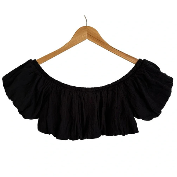 Free People Beach size Small Black Textured Knit Crop Top Off Shoulder Tee - Picture 2 of 3